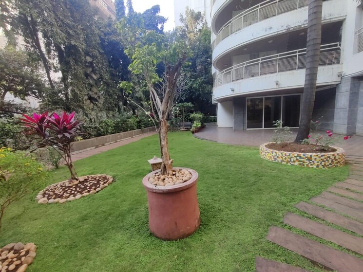 Garden, evershine-jewel 6 Bedroom 3500 Sq.Ft. Apartment In Khar West Mumbai 9175587