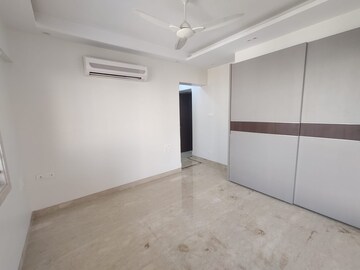 Room in 6 BHK Apartment at Evershine Jewel, Khar West – for Sale