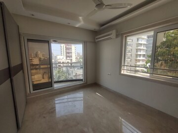 Parking in 6 BHK Apartment at Evershine Jewel, Khar West – for Sale