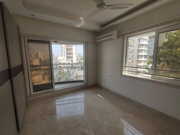 Parking in 6 BHK Apartment at Evershine Jewel, Khar West – for Sale