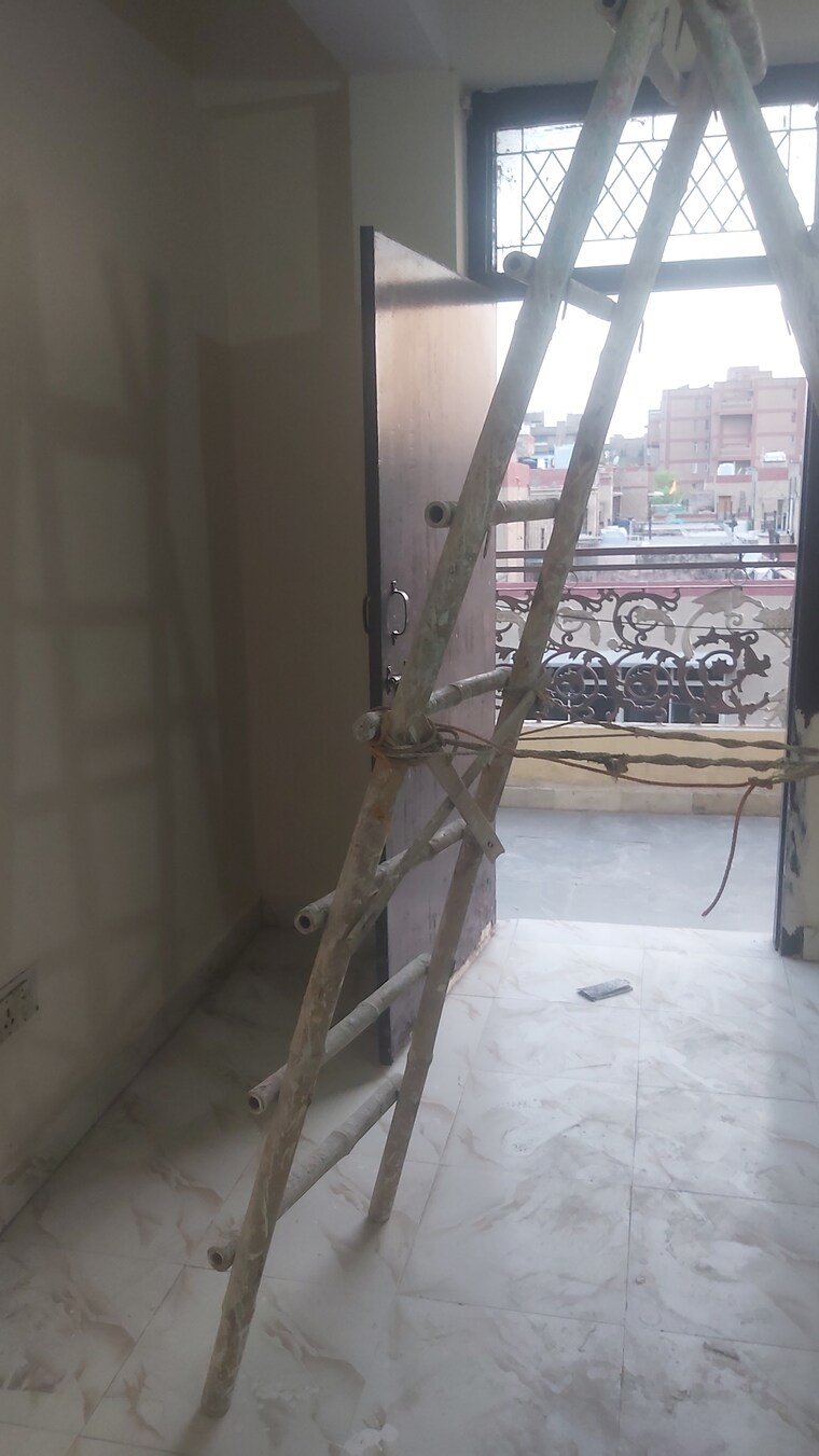 Balcony, mayur vihar 1.5 Bedroom 450 Sq.Ft. Builder Floor In Mayur Vihar Delhi 9175596