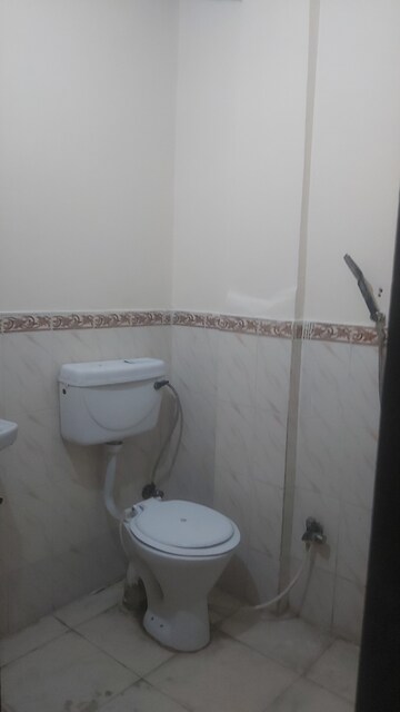 Bathroom in 1.5 BHK Builder Floor at Mayur Vihar – for Rent