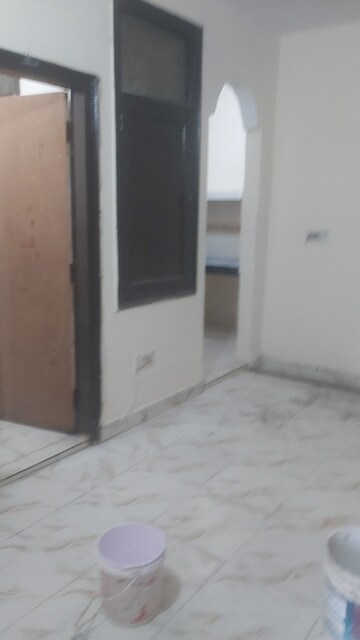 Furnished Amenities in 1.5 BHK Builder Floor at Mayur Vihar – for Rent