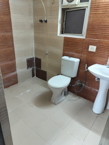 Team Area in 3 BHK Apartment at Gardenia Gateway, Sector 75 – for Rent