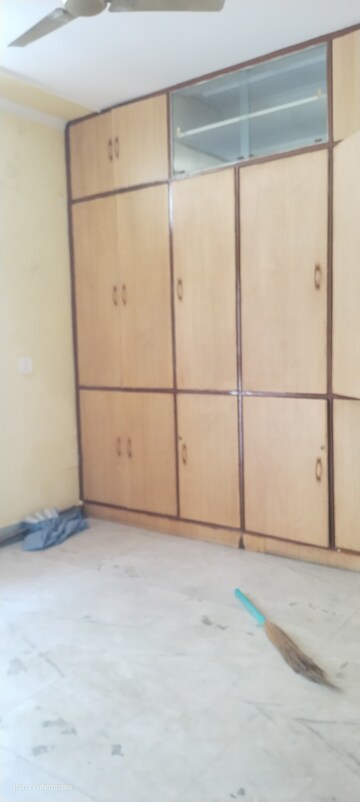 Building Lobby in 2 BHK Builder Floor at Palam Vihar Residents Association, Palam Vihar – for Rent