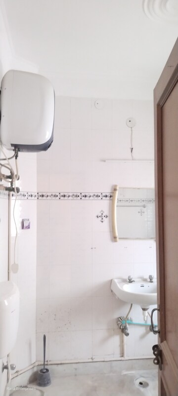 Bathroom in 2 BHK Builder Floor at Palam Vihar Residents Association, Palam Vihar – for Rent