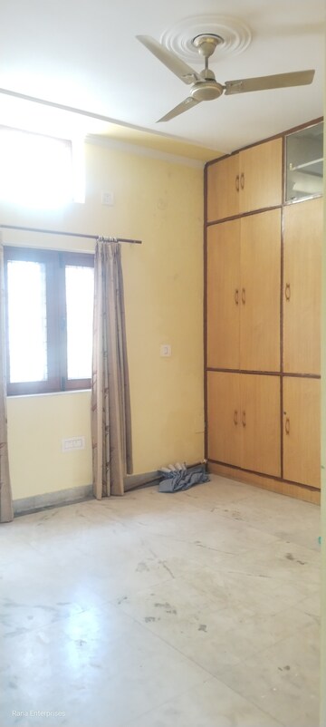 Room in 2 BHK Builder Floor at Palam Vihar Residents Association, Palam Vihar – for Rent