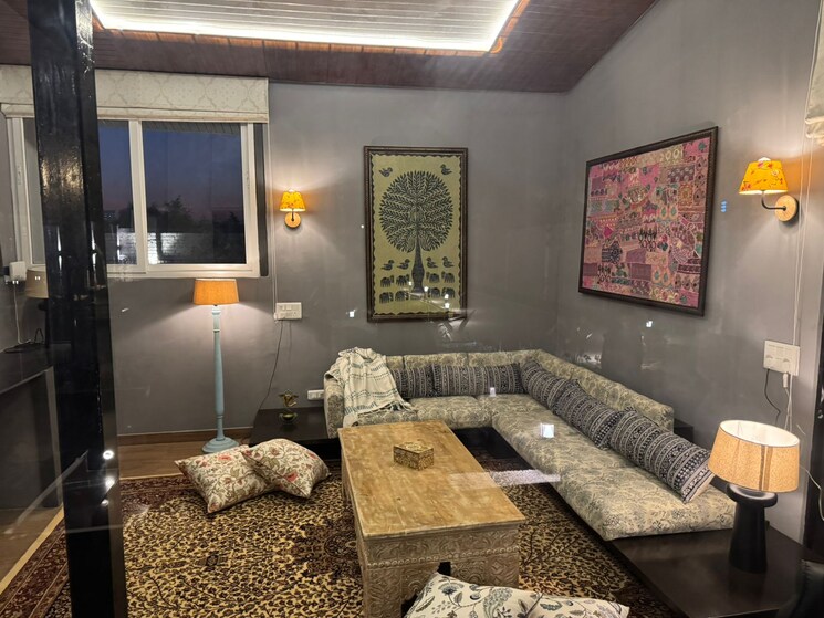 Living Room, dera mandi 3 Bedroom 1200 Sq.Yd. Villa In Dera Mandi Delhi 9175633