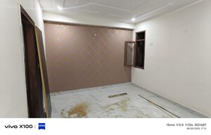 Room in 3 BHK Apartment at Shaheen Bagh – for Sale