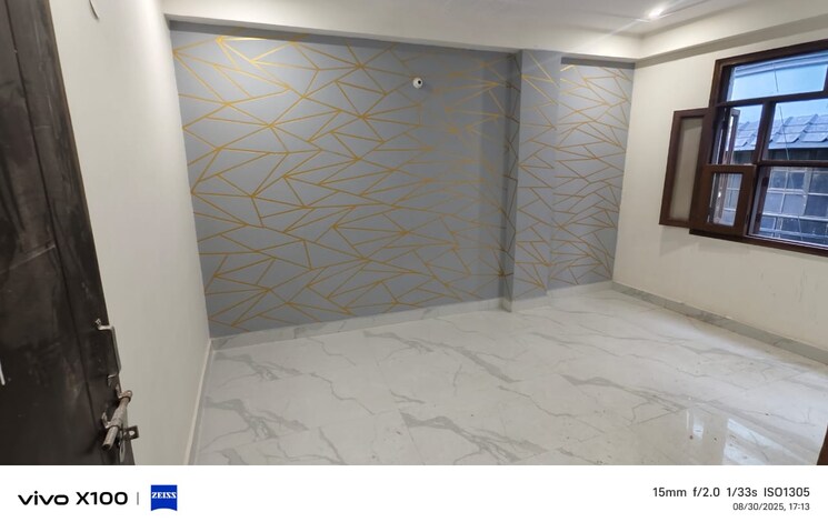 Room, shaheen bagh 3 Bedroom 110 Sq.Yd. Apartment In Shaheen Bagh Delhi 9175640