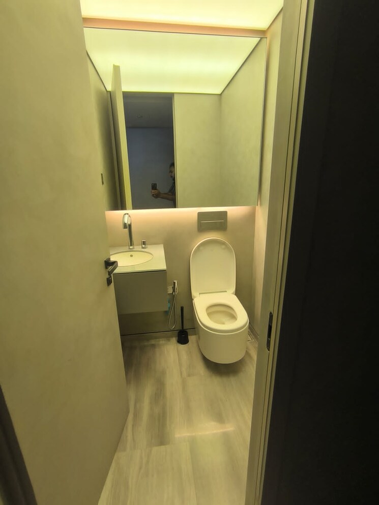 Bathroom, lodha-world-one 4 Bedroom 2619 Sq.Ft. Apartment In Worli Mumbai 9175643