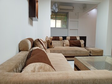 Living Room in 2 BHK Builder Floor at Ardee City, Sector 52 – for Rent