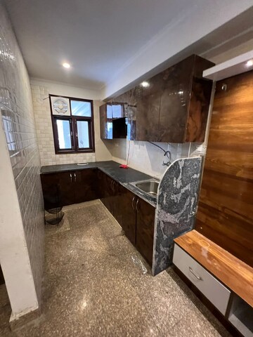 Kitchen in 1.5 BHK Builder Floor at Ardee City, Sector 52 – for Rent