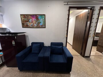 Living Room in 1.5 BHK Builder Floor at Ardee City, Sector 52 – for Rent