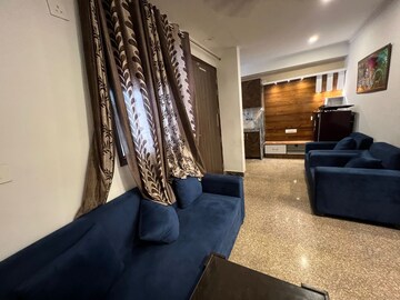 Living Room in 1.5 BHK Builder Floor at Ardee City, Sector 52 – for Rent