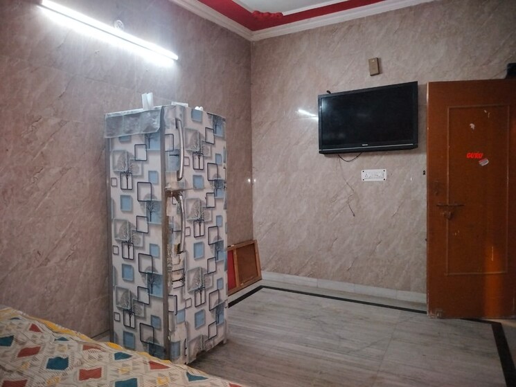 Room, sarita vihar 1 Bedroom 450 Sq.Ft. Apartment In Sarita Vihar Delhi 9175657