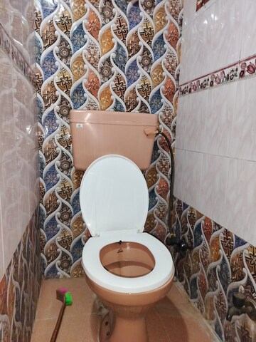 Bathroom in 1 BHK Apartment at Sarita Vihar – for Rent