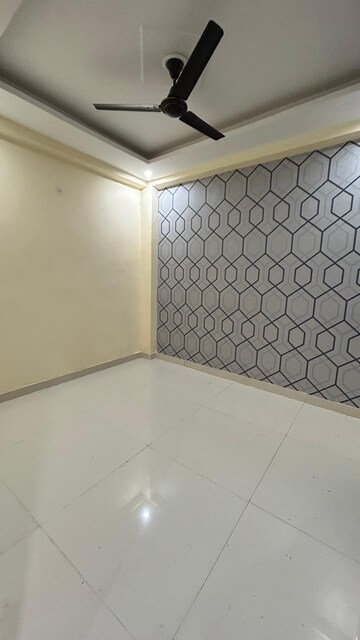 Room in 1 BHK Villa at Sector 55 – for Rent