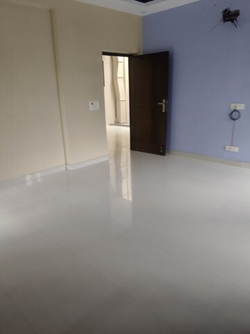 Room in 3 BHK Independent House at Sector 35 – for Rent