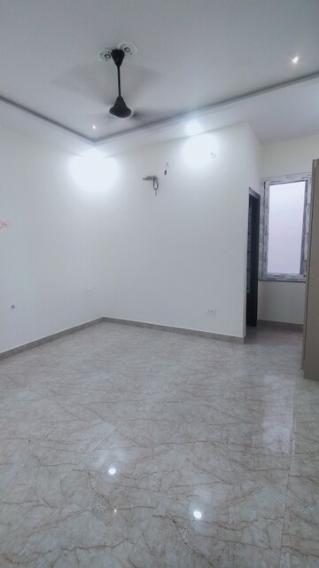 Room in 2 BHK Independent House at Gomti Nagar – for Rent