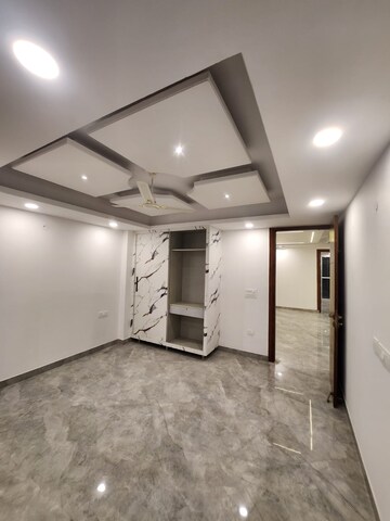 Room in 3 BHK Builder Floor at Vasant Kunj – for Sale