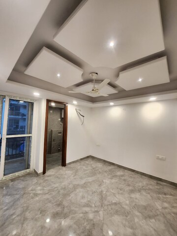 Room in 3 BHK Builder Floor at Vasant Kunj – for Sale