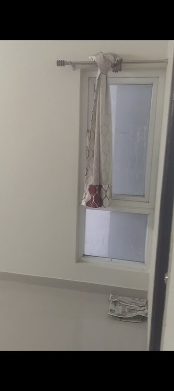 Bathroom in 3 BHK Apartment at Paramount Emotions, Sector 1 Greater Noida – for Rent