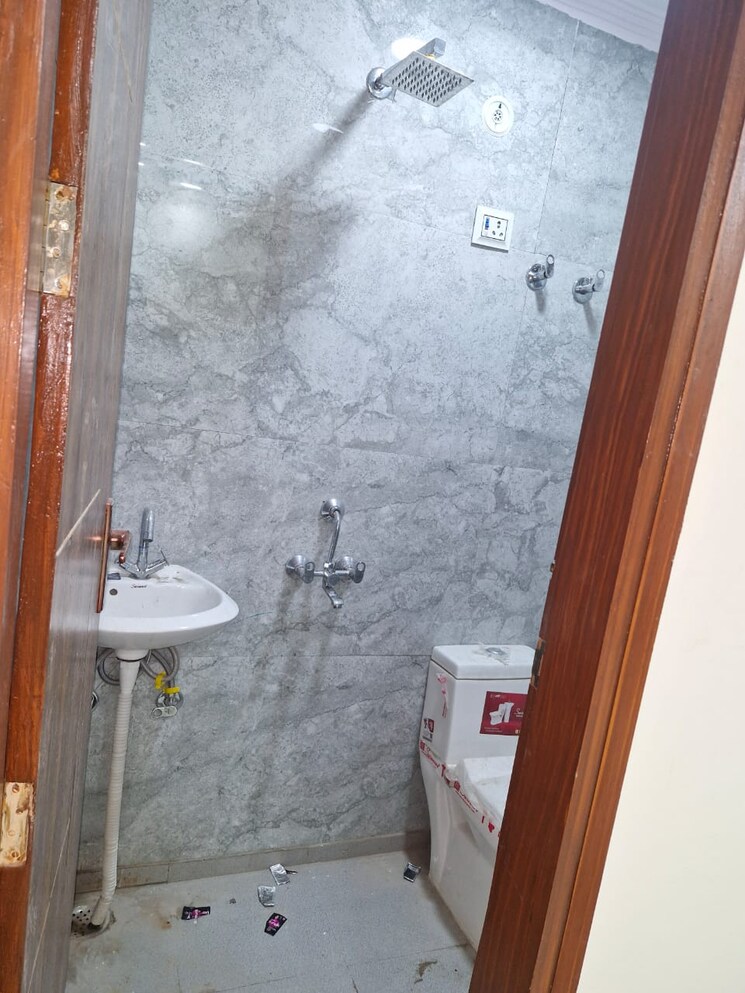 Balcony, govindpuri 2 Bedroom 600 Sq.Ft. Builder Floor In Govindpuri Delhi 9175834