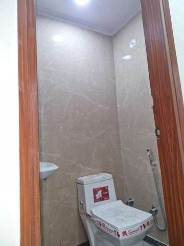 Furnished Amenities in 2 BHK Builder Floor at Govindpuri – for Rent