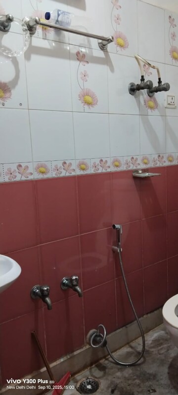 Bathroom in 1 BHK Builder Floor at Govindpuri – for Rent