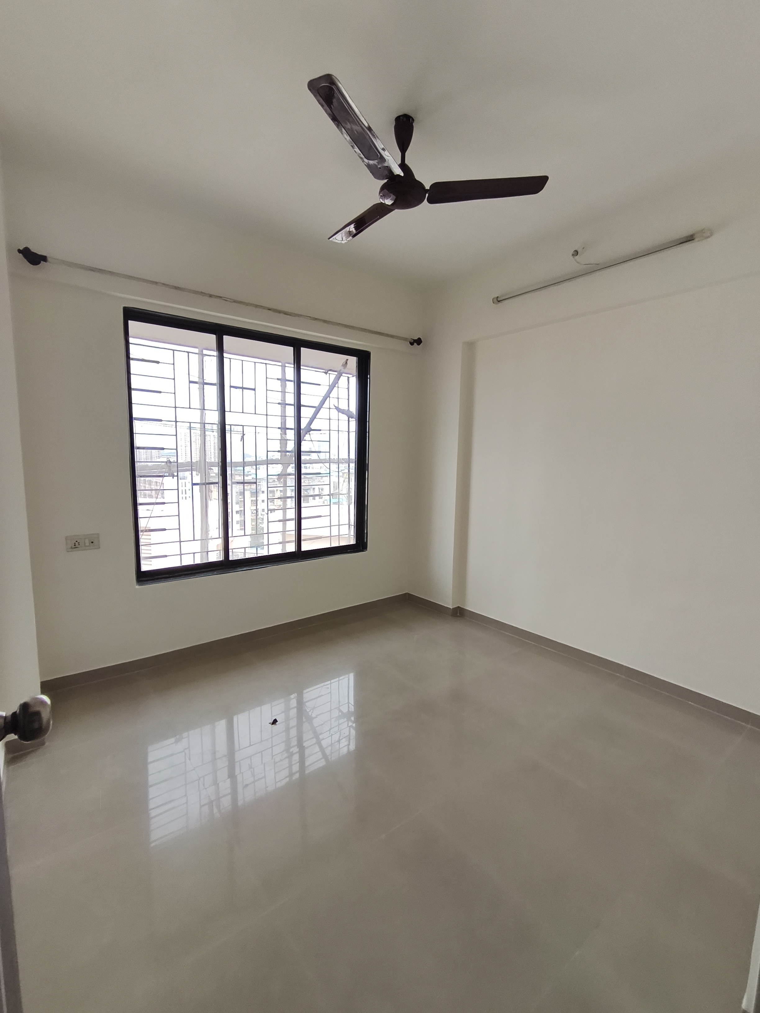 2 BHK + Extra Room Apartment For Rent in Squarefeet Grand Square
