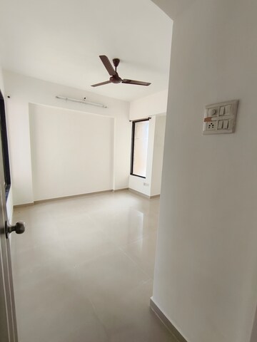 Room in 2 BHK Apartment at Squarefeet Grand Square, Anand Nagar – for Rent