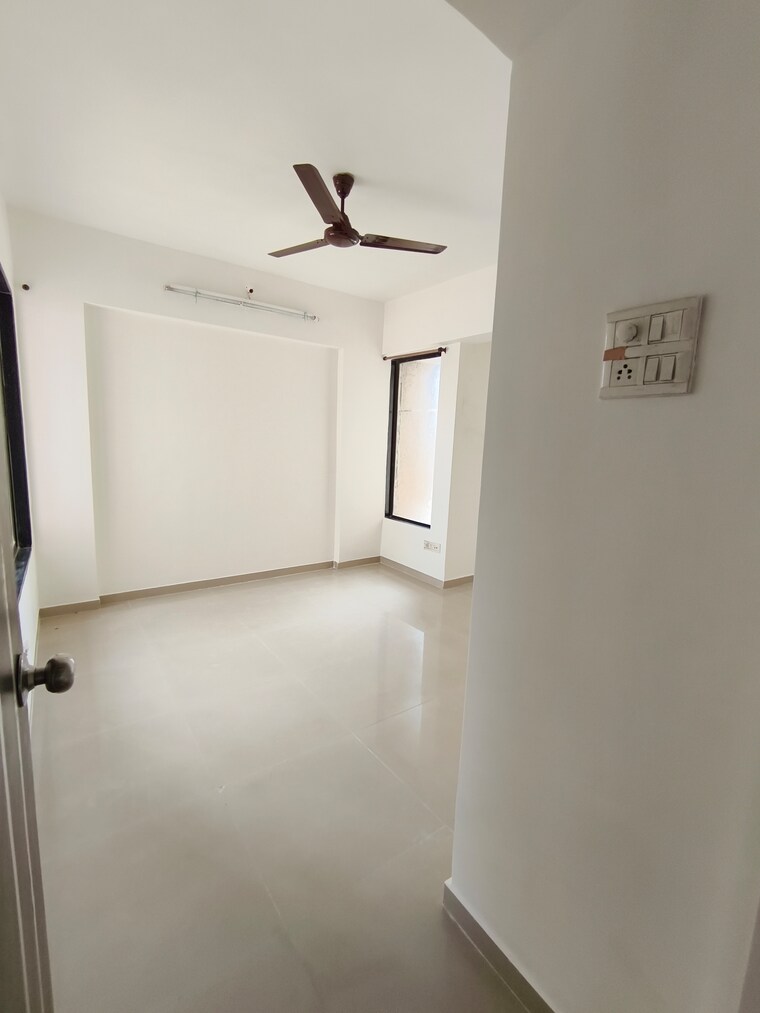 Room, squarefeet-grand-square 2 Bedroom 550 Sq.Ft. Apartment In Anand Nagar Thane 9175858