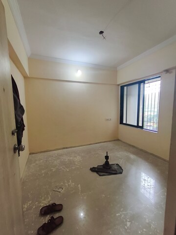 Room in 1 BHK Apartment at Squarefeet Imperial Square, Ghodbunder Road – for Rent