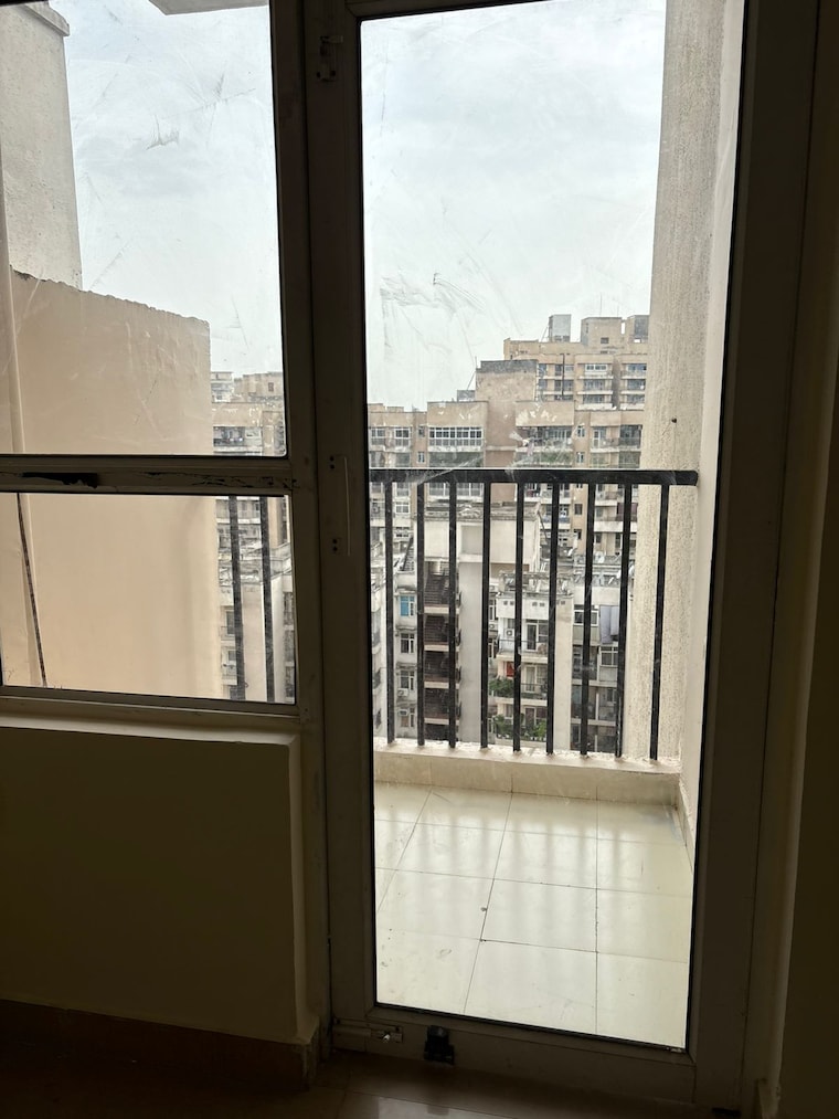 Balcony, galaxy-north-avenue 3 Bedroom 1410 Sq.Ft. Apartment In Gaur City 1 Greater Noida 9175868