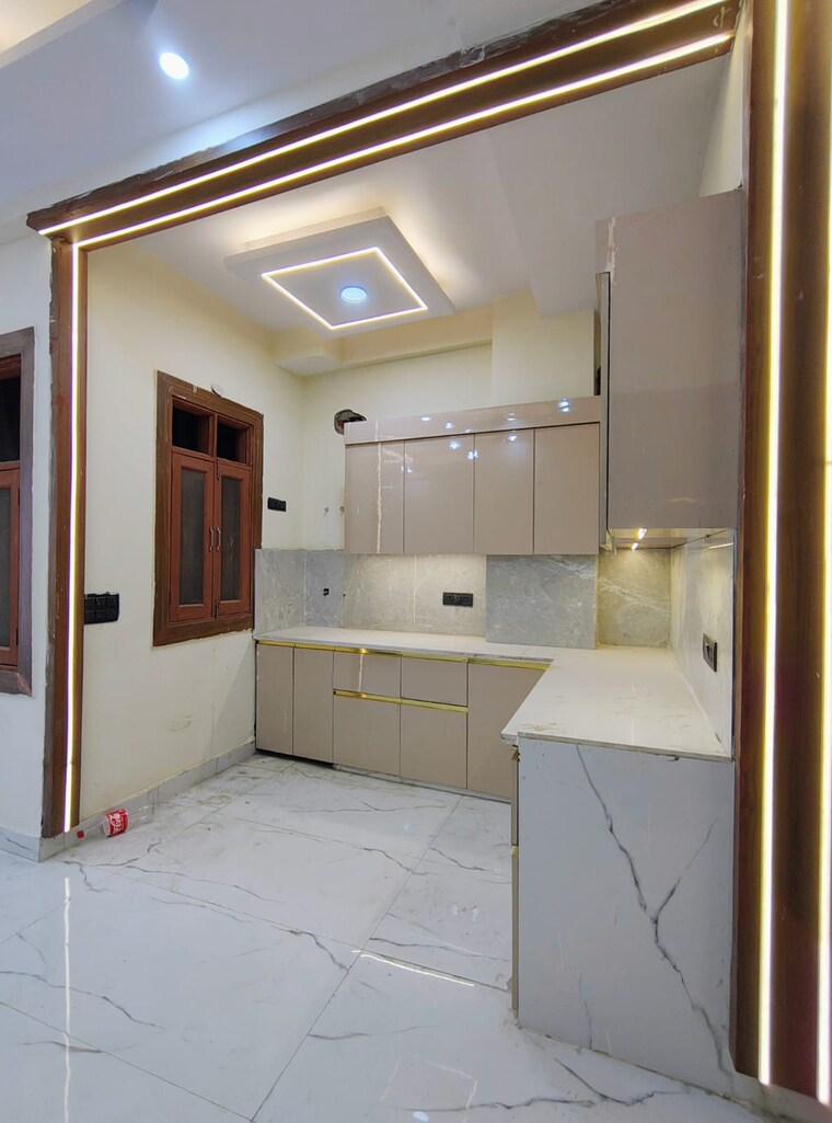 Kitchen, sector 73 3 Bedroom 1350 Sq.Ft. Builder Floor In Sector 73 Noida 9175867