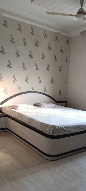 Bedroom in 5 BHK Villa at Science City – for Sale