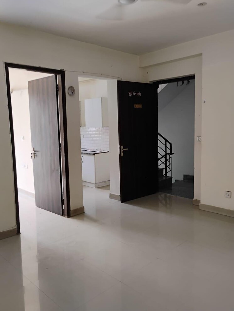 Room, amolik-residency 3 Bedroom 1250 Sq.Ft. Builder Floor In Sector 86 Faridabad 9175877
