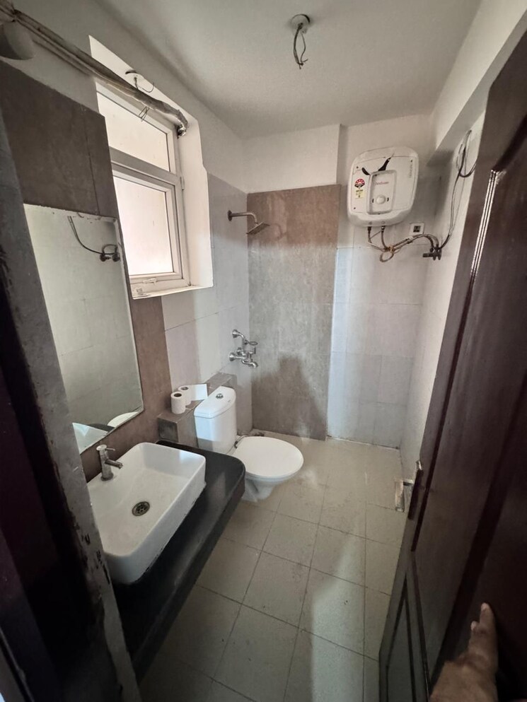 Bathroom, great-value-sharanam 3 Bedroom 1647 Sq.Ft. Apartment In Sector 107 Noida 9175913