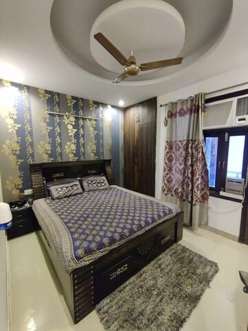 Bedroom in 3 BHK Builder Floor at Sector 14 – for Rent