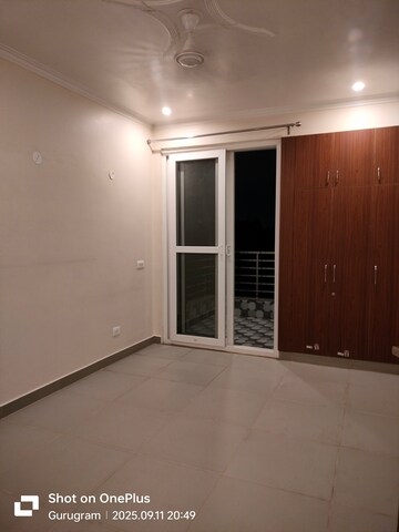 Room in 2 BHK Builder Floor at Sector 17 – for Rent