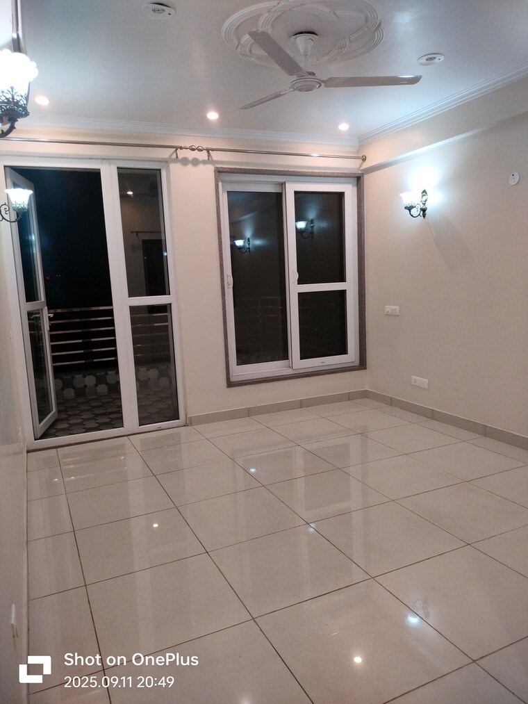 undefined, sector 17 2 Bedroom 1500 Sq.Ft. Builder Floor In Sector 17 Gurgaon 9175936