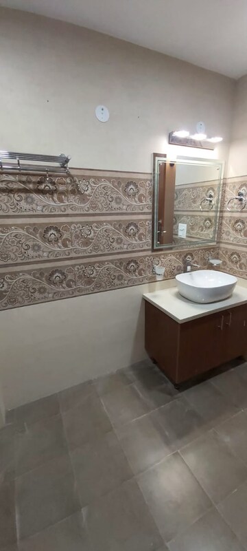Bathroom in 3 BHK Builder Floor at Sector 31 – for Rent