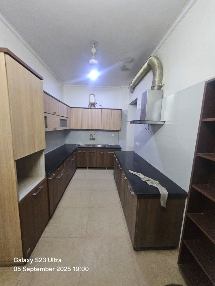 Kitchen, sector 52 3 Bedroom 2300 Sq.Ft. Builder Floor In Sector 52 Gurgaon 9175965