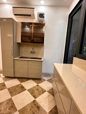 Bathroom in 4 BHK Builder Floor at DLF Garden Villas, Sector 43 – for Sale