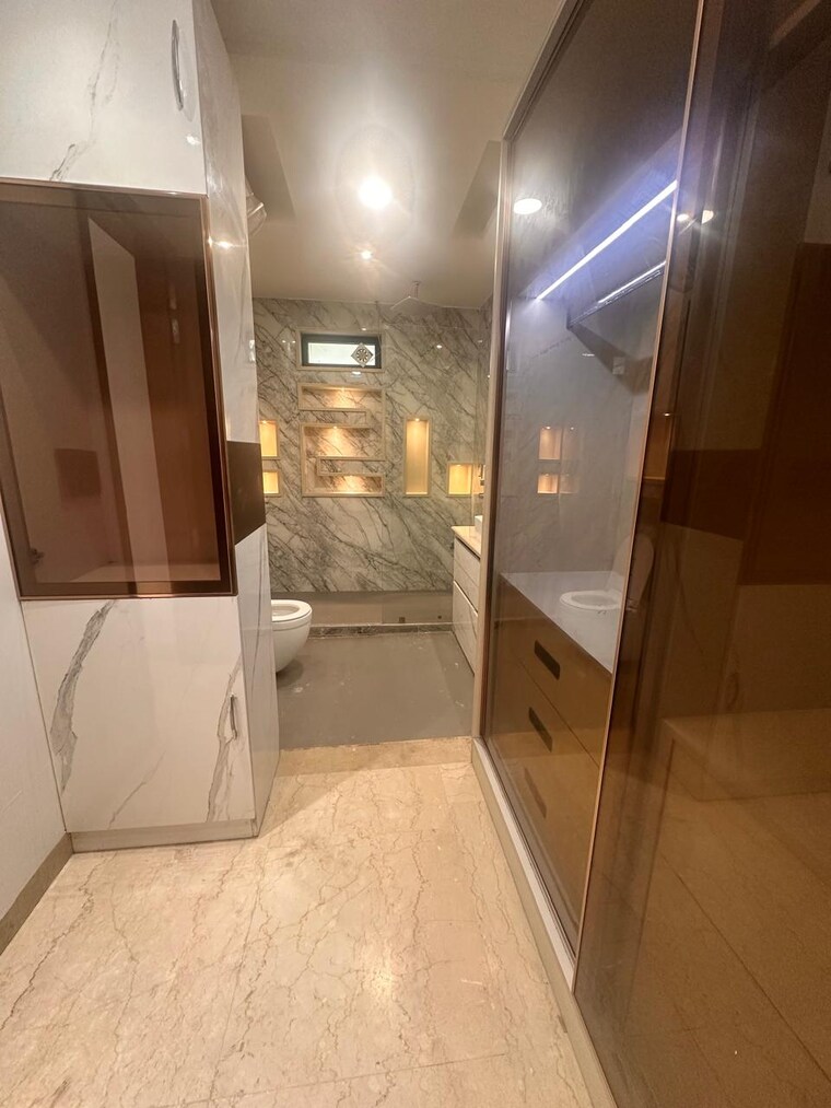 Bathroom, dlf-garden-villas 4 Bedroom 310 Sq.Yd. Builder Floor In Sector 43 Gurgaon 9175985