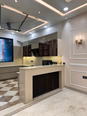Kitchen in 4 BHK Builder Floor at DLF Garden Villas, Sector 43 – for Sale