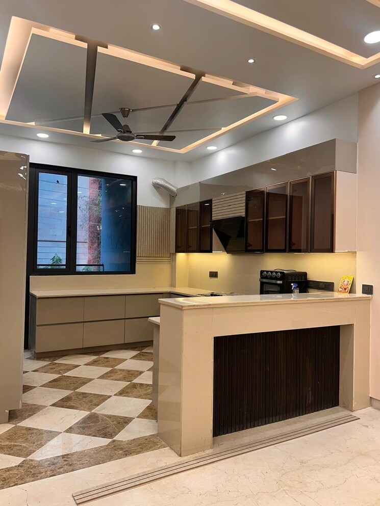 Kitchen, dlf-garden-villas 4 Bedroom 310 Sq.Yd. Builder Floor In Sector 43 Gurgaon 9175985