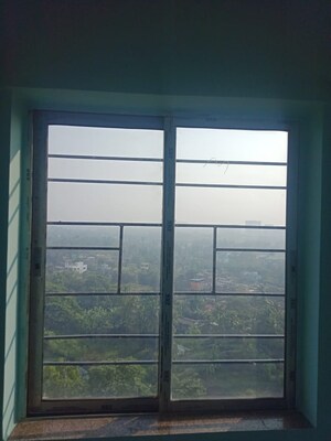 Room in 2 BHK Apartment at Hiland Woods, Rajarhat – for Sale