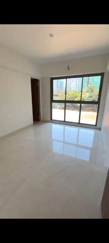 Room in 1.5 BHK Apartment at Adeshwar 72 Parksyde, Ghatkopar East – for Sale